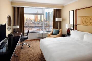 Номер Делюкс с кроватью размера «king-size» в Отеле Astana Marriott Hotel